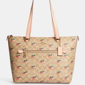 Coach Gallery Tote in Signature Canvas with Strawberry Print